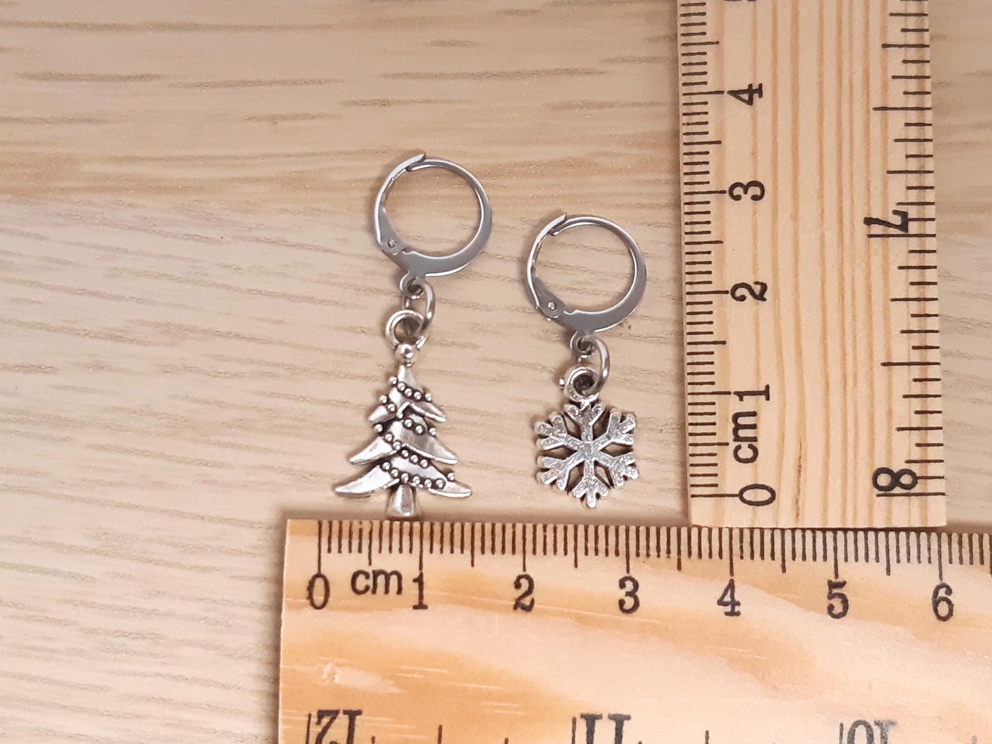 Snowflake and Christmas Tree Stitch Marker Set