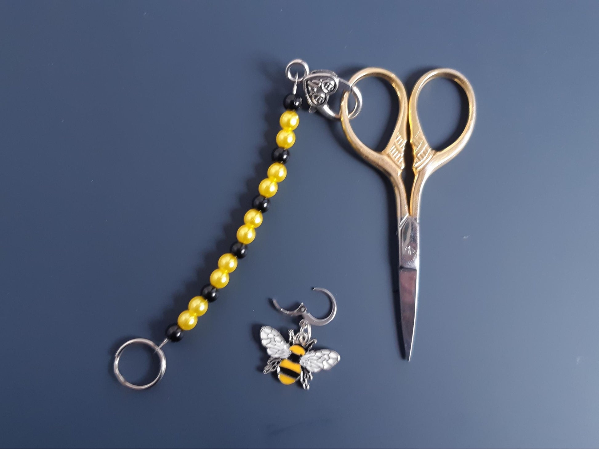 Bee Beaded Scissor Fob and Stitch Marker Set
