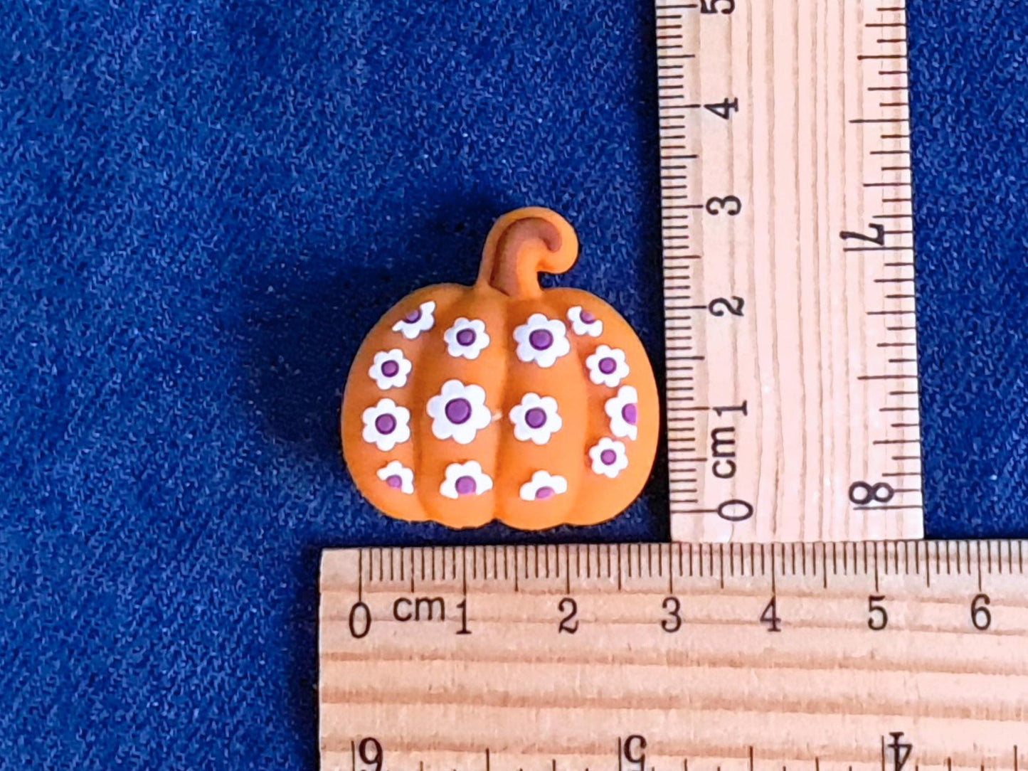 Sweet Pumpkin with Purple Flowers Stitch Stopper