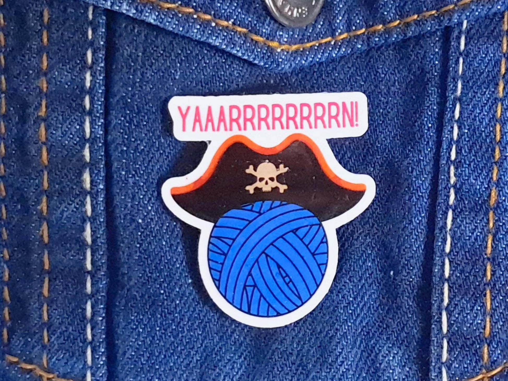 Funny Pirate Crochet Pin Badge, "Yaaarrrrrrn", Yarn Lover Gift, Crocheter Knitter WIP Bag Accessory, Craft Humour Brooch Fibre Artist