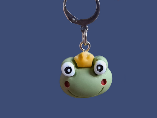 Frog with Crown Stitch Marker