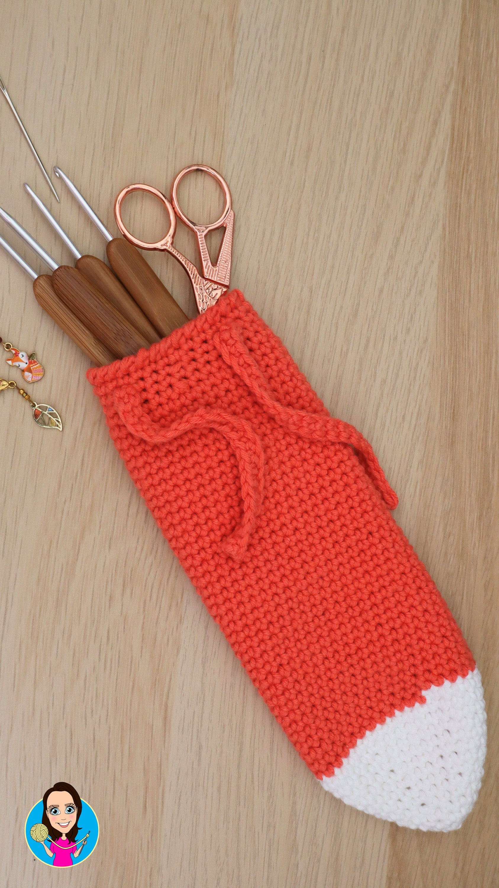Fox Tail Pencil Case Crochet Pattern. Fox crochet pattern. Digital crochet pattern for fox lovers. Beginner fox tail crochet pattern.