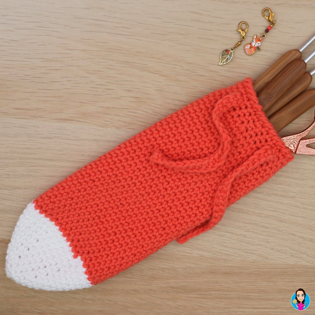 Fox Tail Pencil Case Crochet Pattern. Fox crochet pattern. Digital crochet pattern for fox lovers. Beginner fox tail crochet pattern.