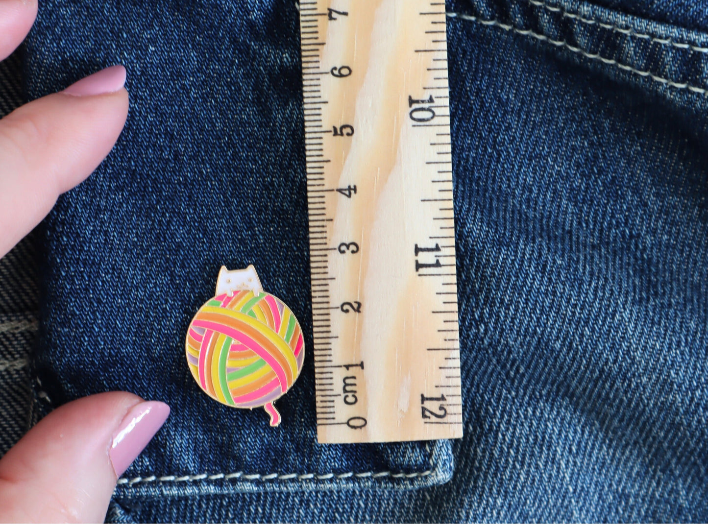 Fun Yarn Ball And Cat Pin Badge