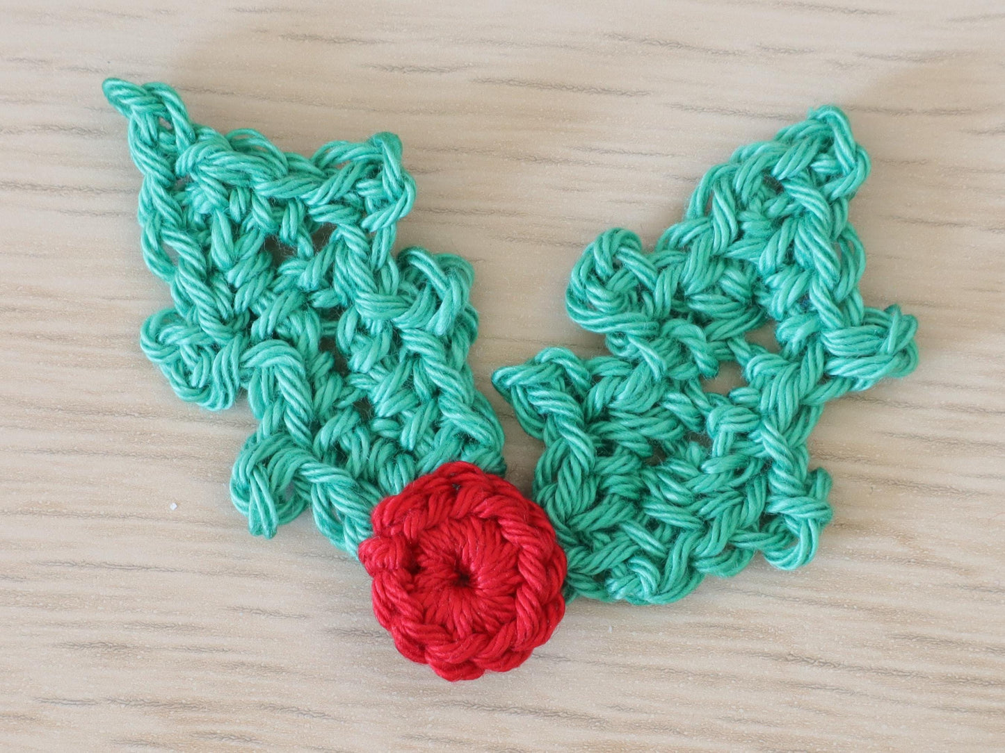 Christmas Napkin Ring/Cutlery Band Crochet Pattern with Holly Berries And Star Applique
