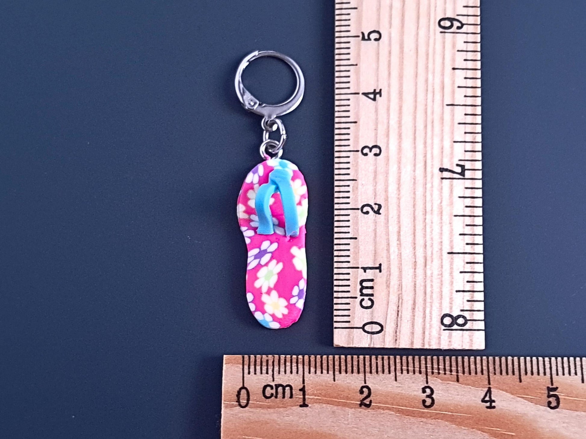Flip Flop Stitch Marker
