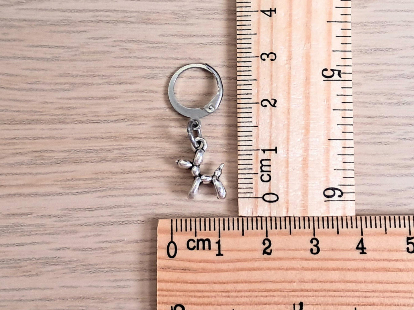 Balloon Dog Stitch Marker
