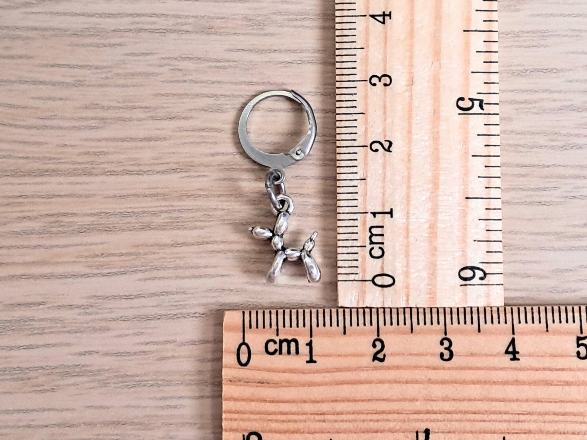 Balloon Dog Stitch Marker
