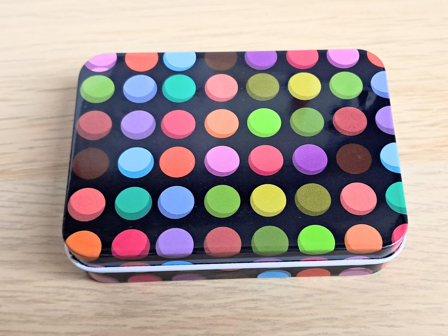 Dotty removable lid notions tin