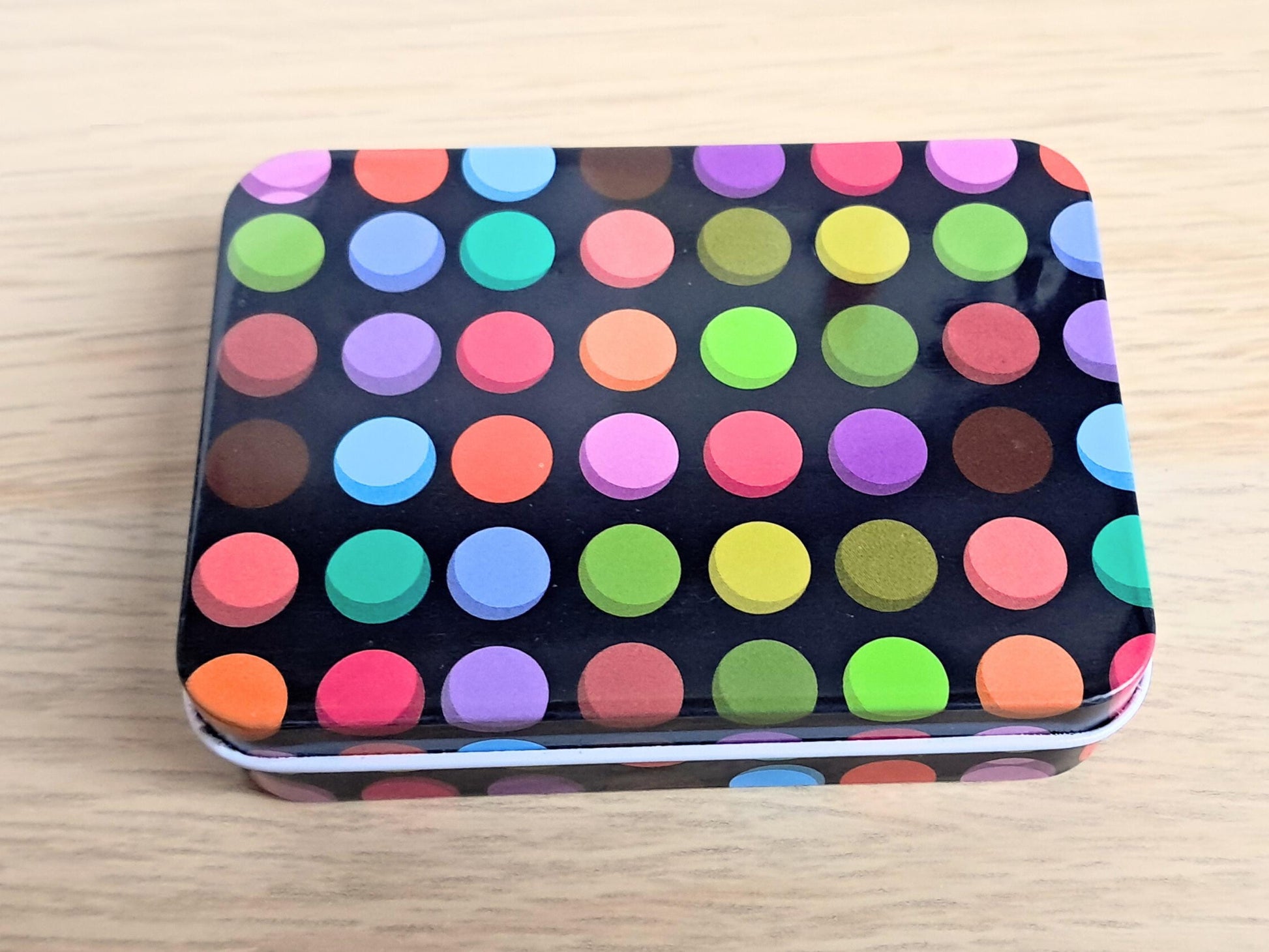 Dotty removable lid notions tin