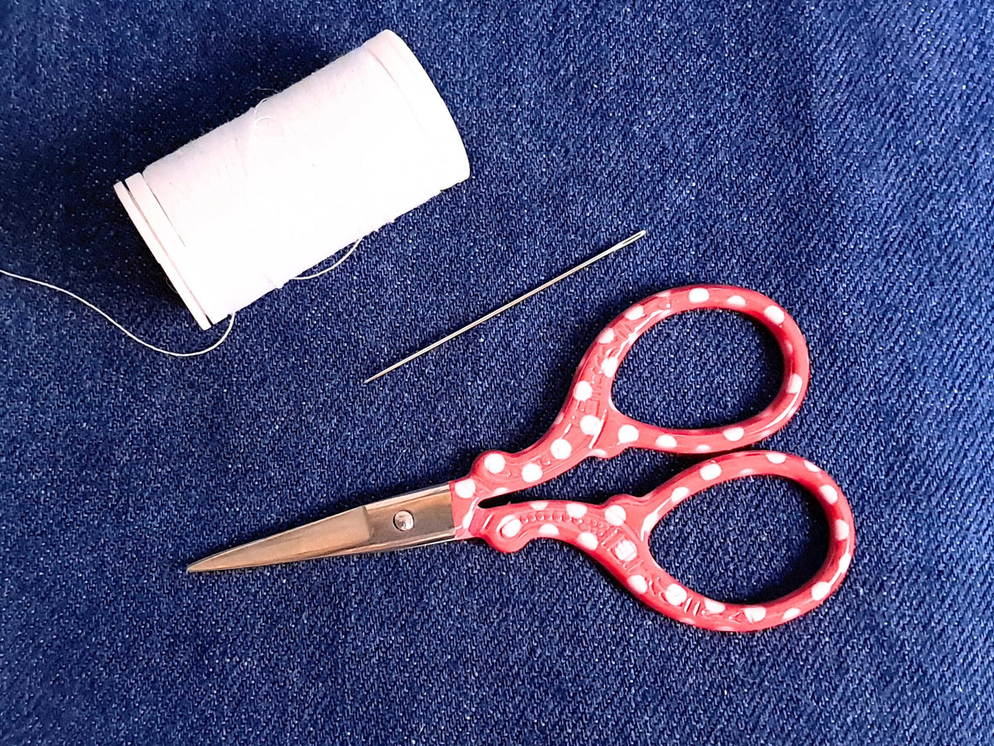 Red Polka Dot Embroidery Scissors
