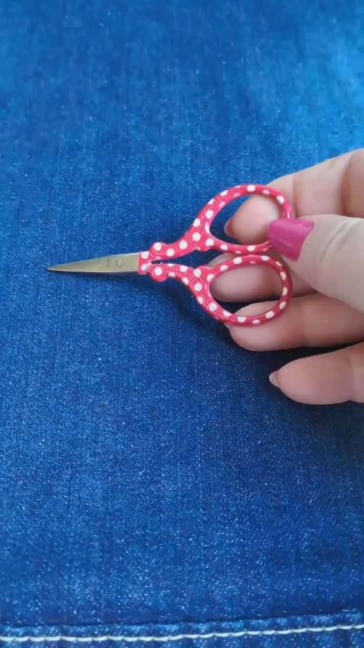 Red Polka Dot Embroidery Scissors
